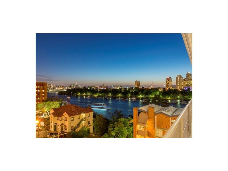 403.355 Main Street, Kangaroo Point QLD 4169