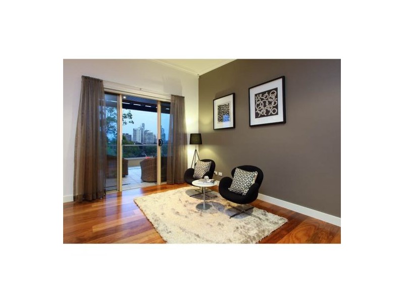 8/118 River Terrace, Kangaroo Point QLD 4169