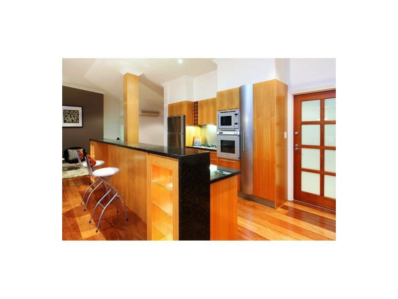 8/118 River Terrace, Kangaroo Point QLD 4169