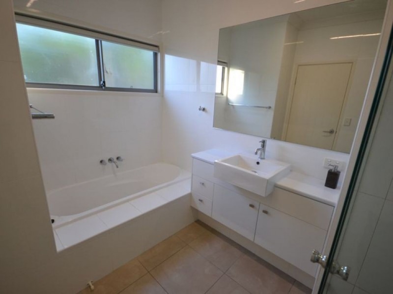 10 Latrobe Street, East Brisbane QLD 4169