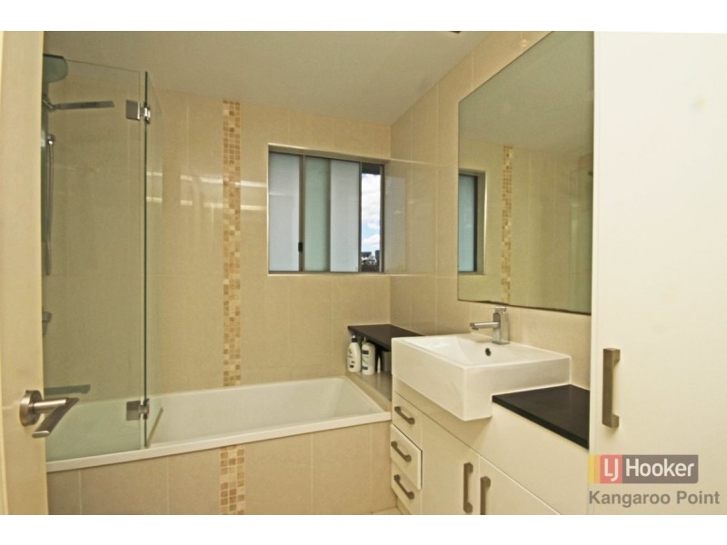 11/215 Wellington Road, East Brisbane QLD 4169