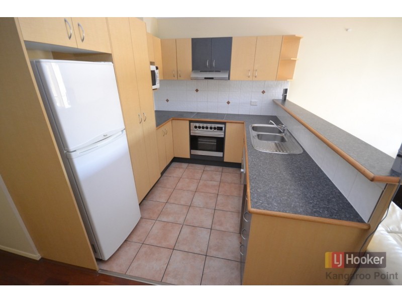 2/64 Longlands Street, East Brisbane QLD 4169