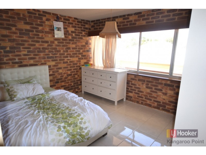 2/745 Logan Road, Greenslopes QLD 4120