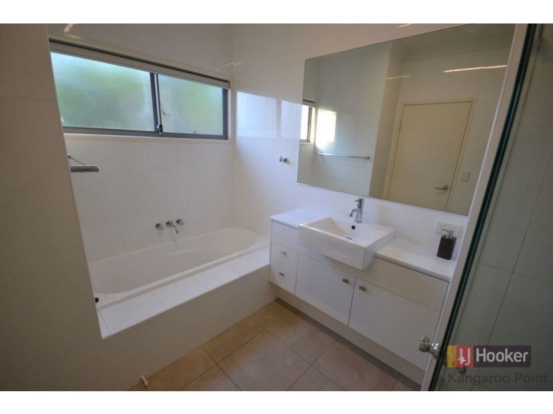10 Latrobe Street, East Brisbane QLD 4169
