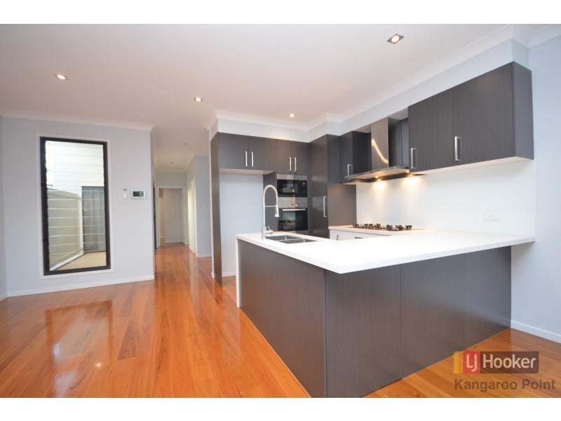 98 Bromley Street, Kangaroo Point QLD 4169