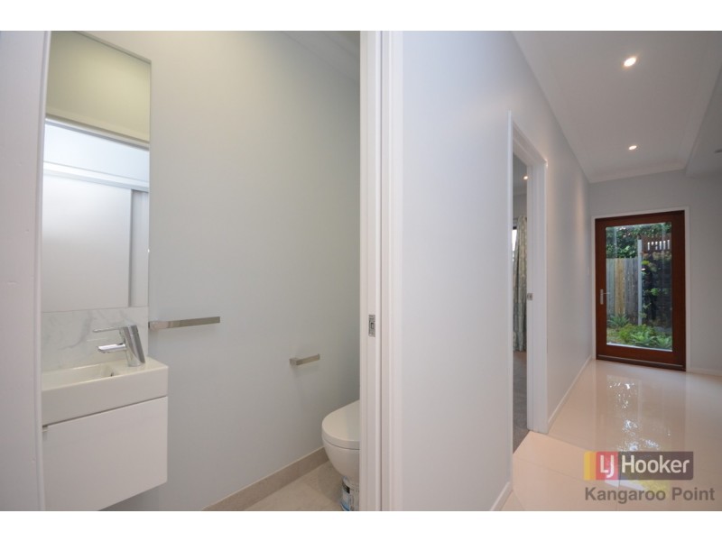 98 Bromley Street, Kangaroo Point QLD 4169