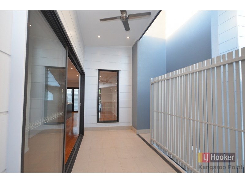 98 Bromley Street, Kangaroo Point QLD 4169