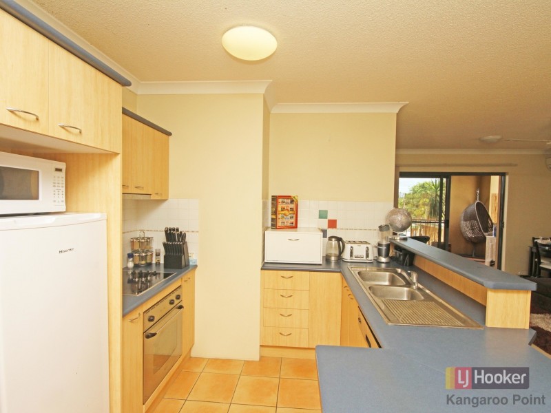 2/29 Bell Street, Kangaroo Point QLD 4169