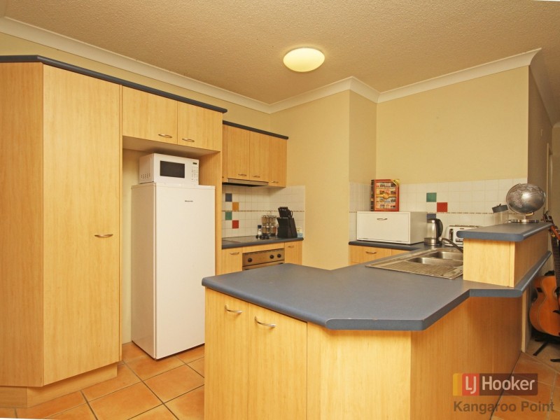 2/29 Bell Street, Kangaroo Point QLD 4169