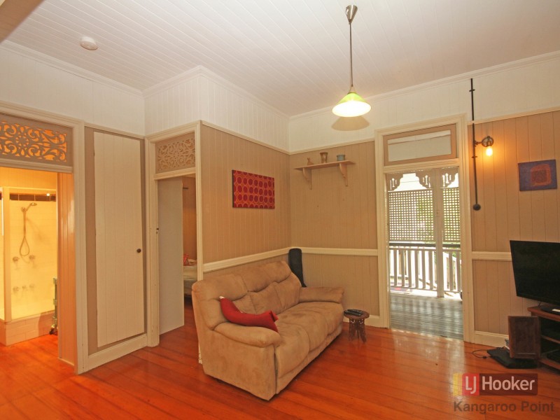 187 Cornwall Street, Greenslopes QLD 4120