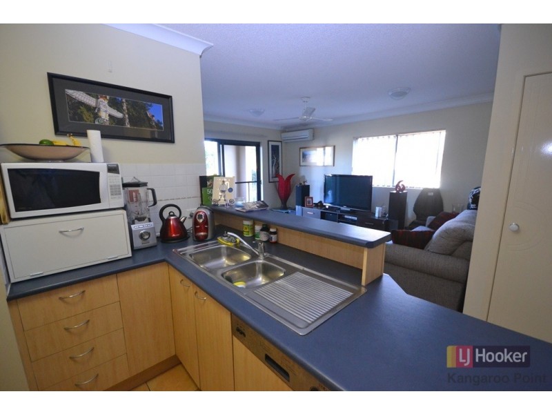 2/29 Bell Street, Kangaroo Point QLD 4169