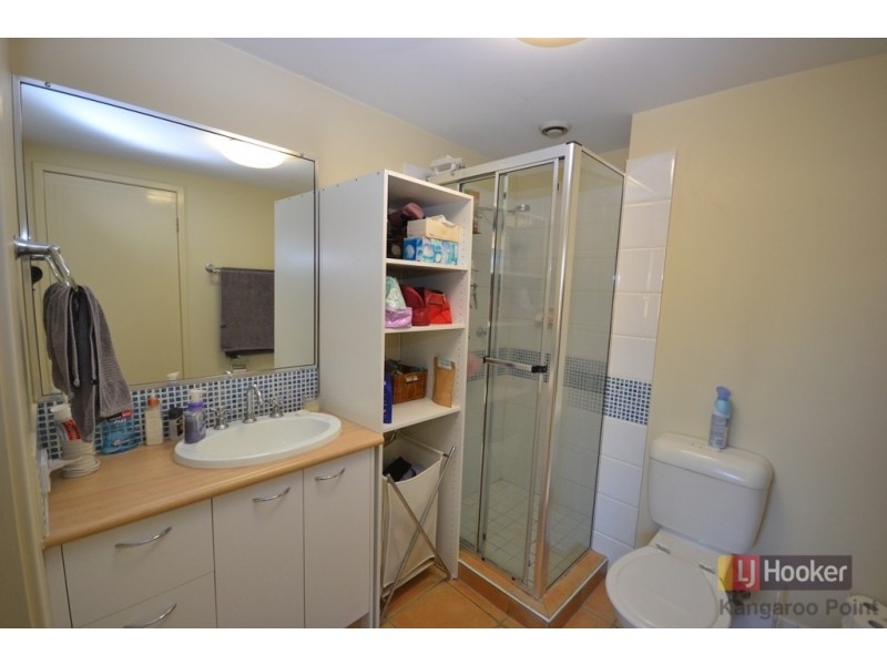 2/29 Bell Street, Kangaroo Point QLD 4169