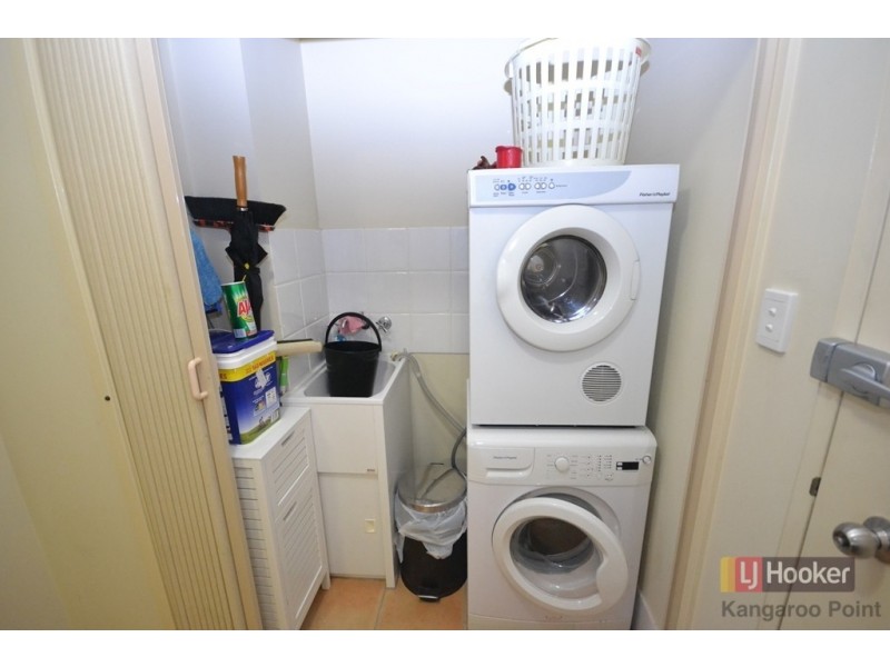 2/29 Bell Street, Kangaroo Point QLD 4169