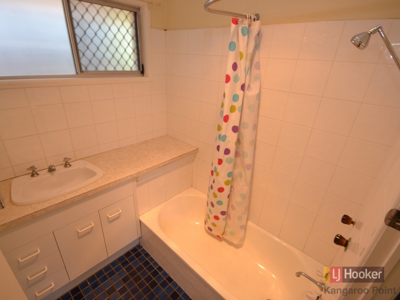 41 Macrossan Avenue, Norman Park QLD 4170