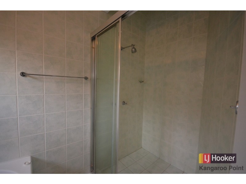 45 Deshon Street, Woolloongabba QLD 4102