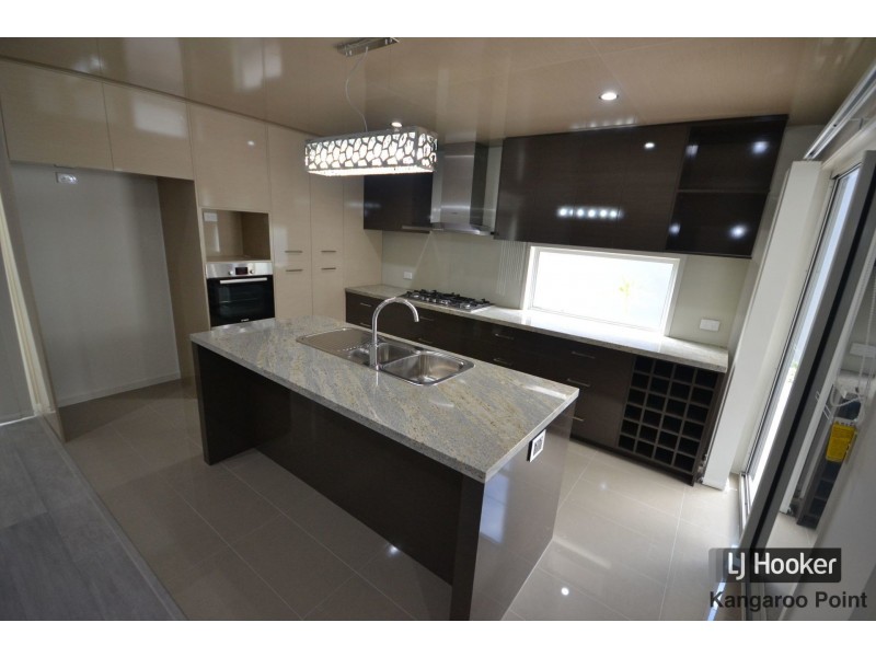 16 Llewellyn Street, Kangaroo Point QLD 4169