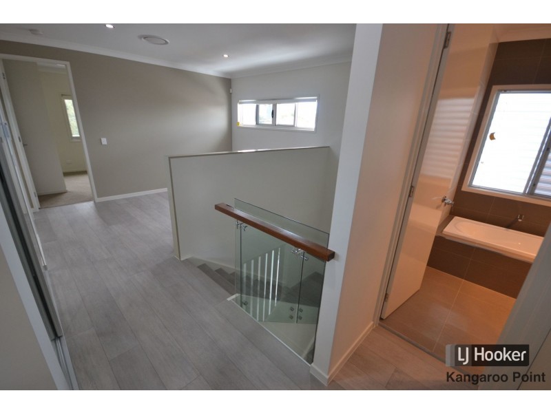 16 Llewellyn Street, Kangaroo Point QLD 4169