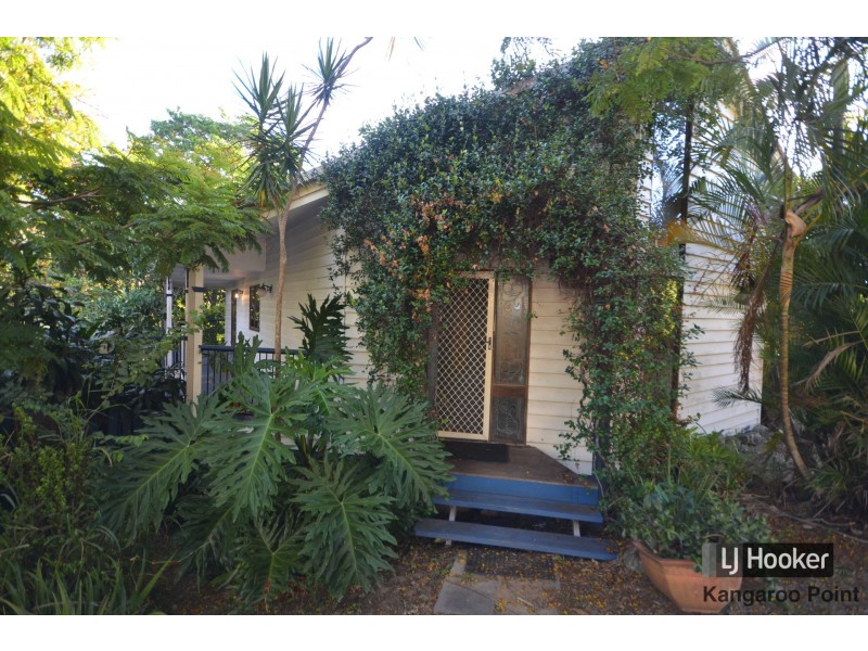 40 Roseglen Street, Greenslopes QLD 4120