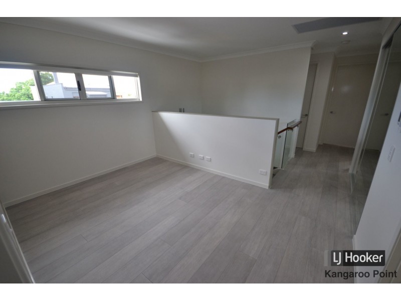 16 Llewellyn Street, Kangaroo Point QLD 4169