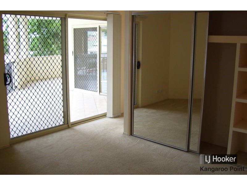 4/15 Rawlins Street, Kangaroo Point QLD 4169
