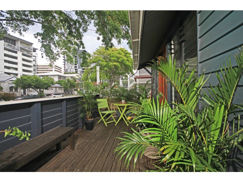 82 Linton Street, Kangaroo Point QLD 4169