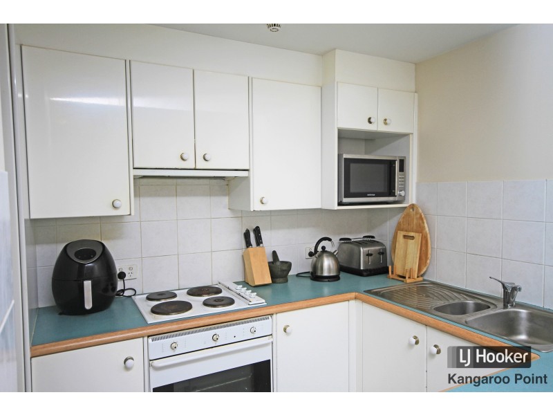 19/10 Goodwin Street, Kangaroo Point QLD 4169