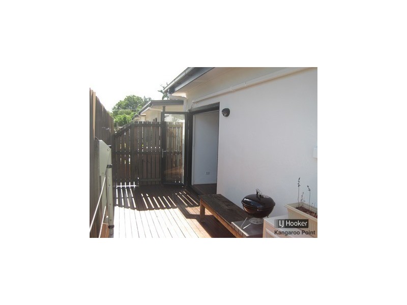 4/74 Rawlins Street, Kangaroo Point QLD 4169