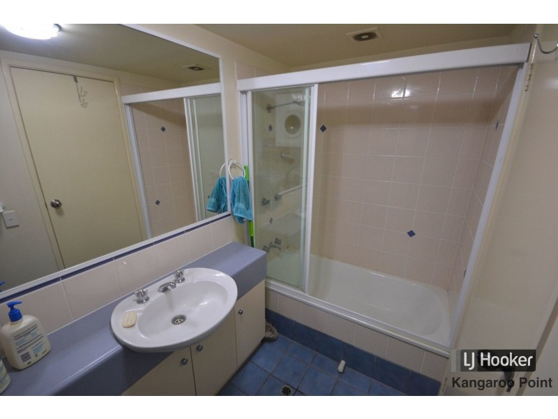 24/219 Wellington Road, Kangaroo Point QLD 4169