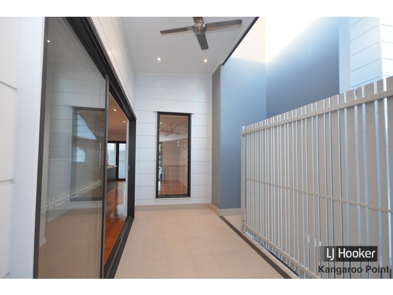 98 Bromley Street, Kangaroo Point QLD 4169