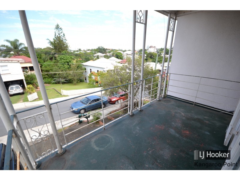 2/26 Lockhart Street, Woolloongabba QLD 4102