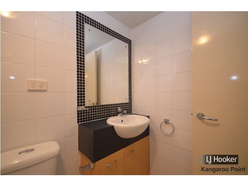 22/19 Thorn Street, Kangaroo Point QLD 4169