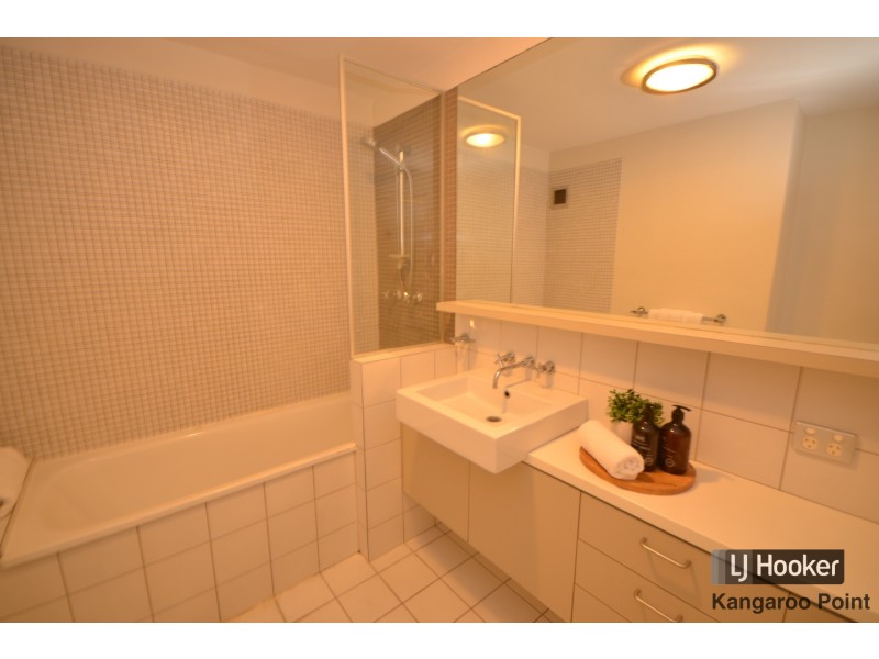 19/237 Wellington Road, Kangaroo Point QLD 4169