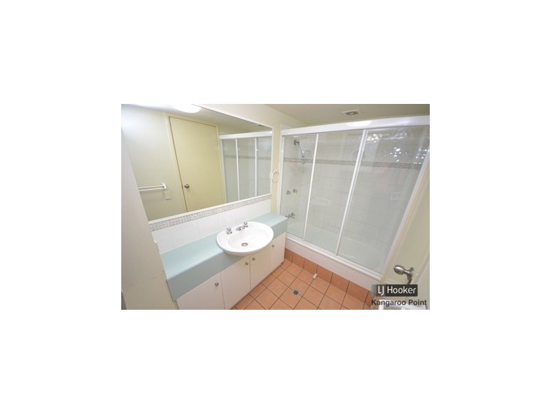 16/219 Wellington Road, Kangaroo Point QLD 4169