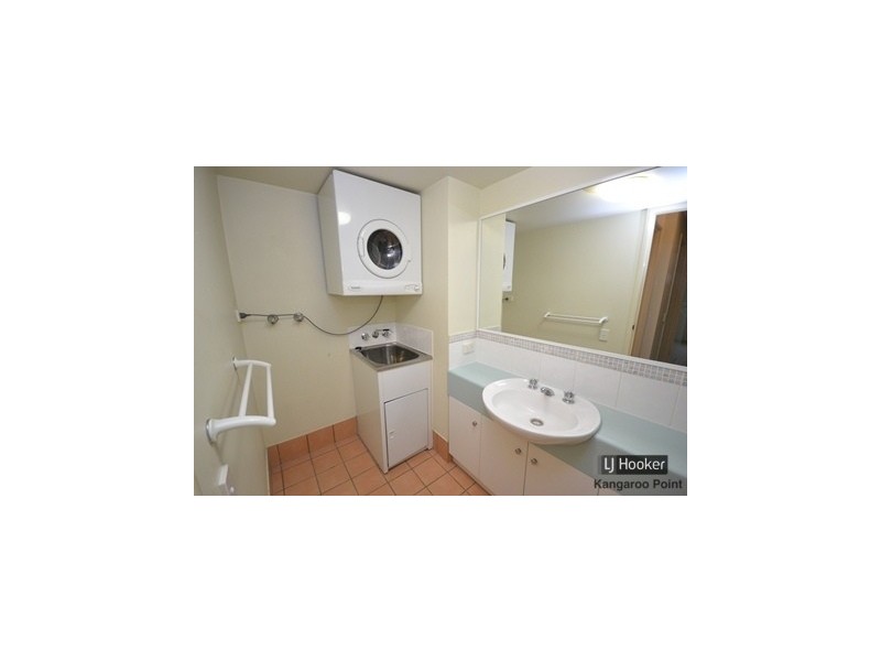 16/219 Wellington Road, Kangaroo Point QLD 4169