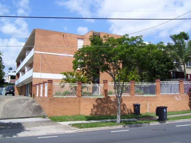 2/745 Logan Road, Greenslopes QLD 4120
