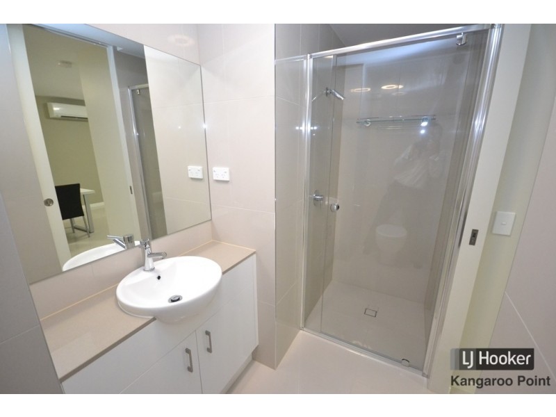 11/450 Main Street, Kangaroo Point QLD 4169