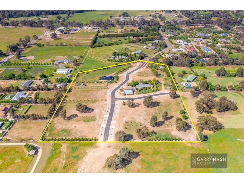 2 Firbank Drive, Waldara VIC 3678