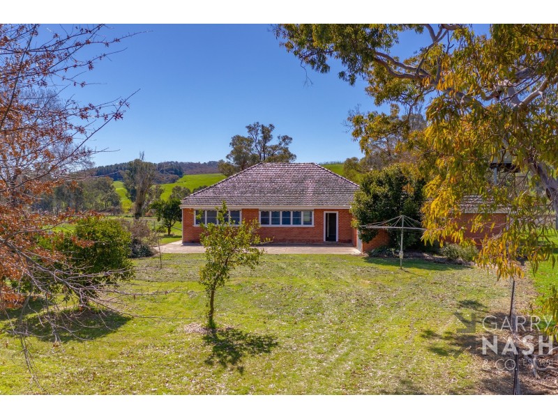 25 Rogash Road, Upper Ryans Creek VIC 3673