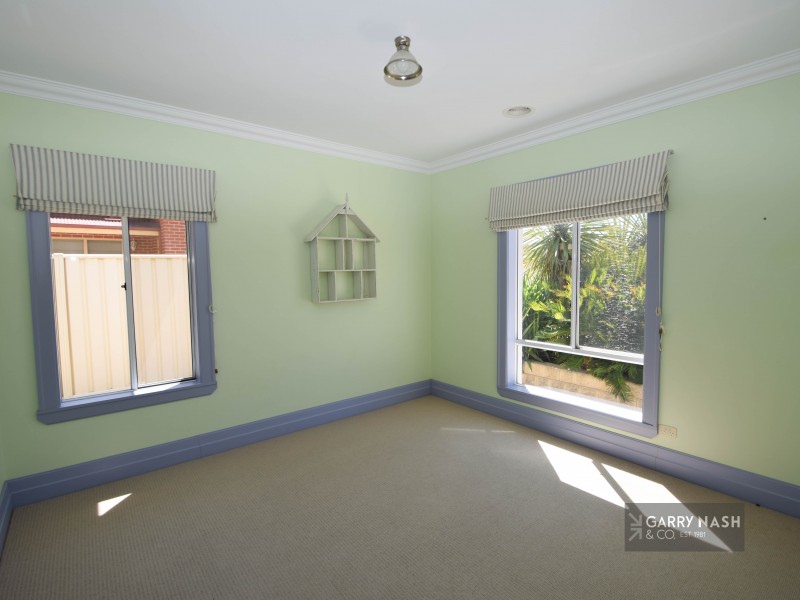 33 Collyndale Drive, Wangaratta VIC 3677