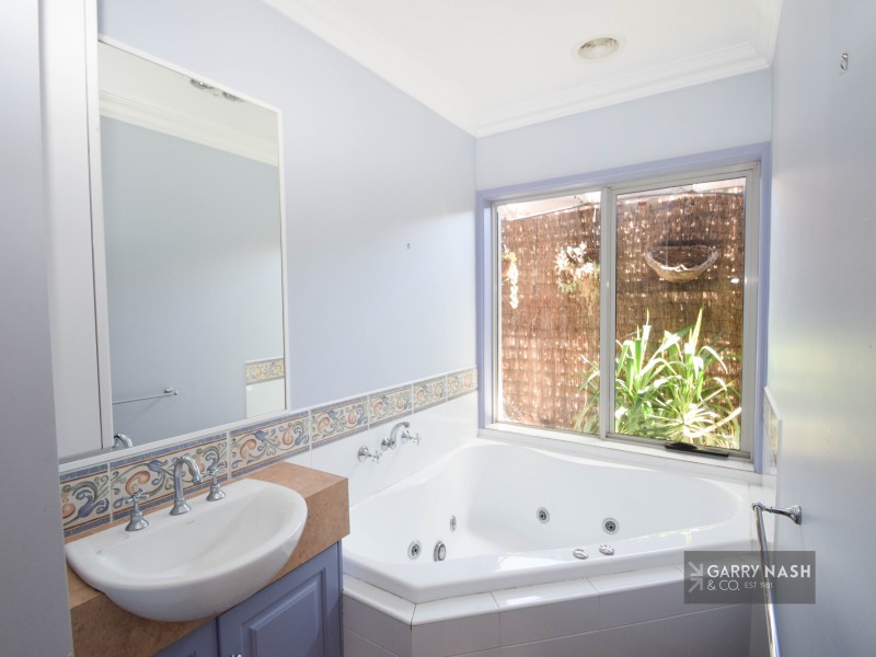 33 Collyndale Drive, Wangaratta VIC 3677