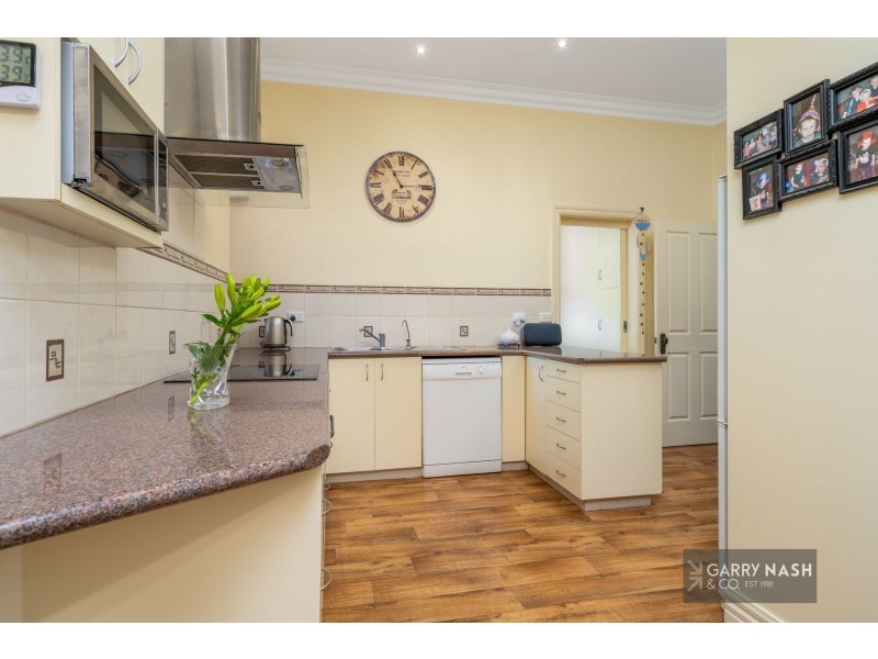 33 Graham Avenue, Wangaratta VIC 3677