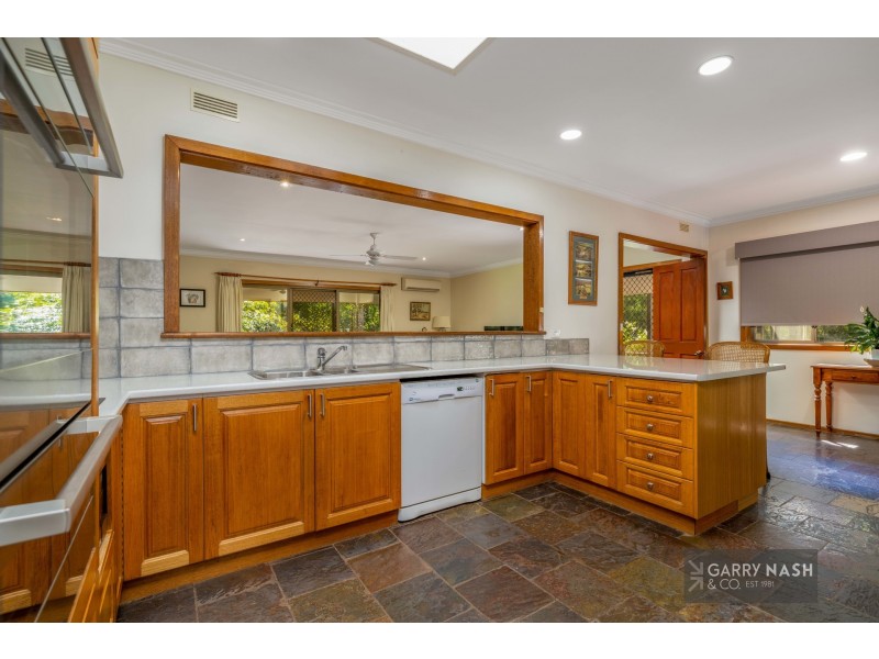 24 Francis Road, Killawarra VIC 3678