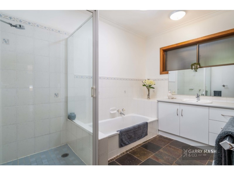 24 Francis Road, Killawarra VIC 3678