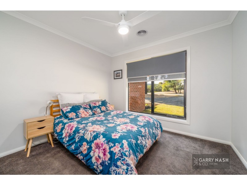 5 King Street, Oxley VIC 3678
