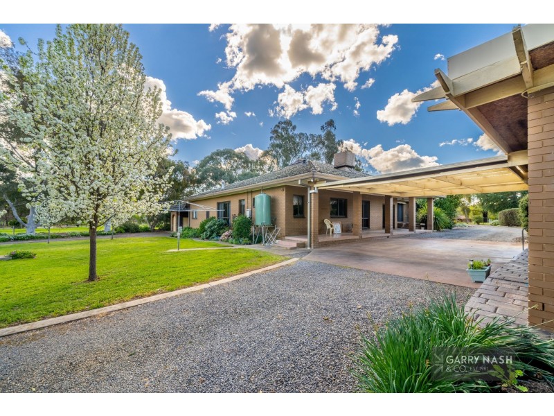 40 Usshers Drive, Waldara VIC 3678