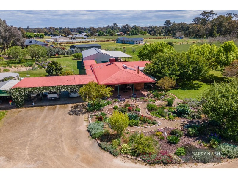 1236 Great Alpine Road, Tarrawingee VIC 3678