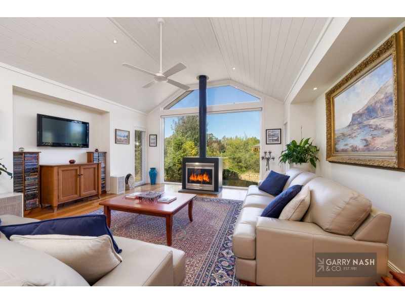 19 Firbank Drive, Waldara VIC 3678