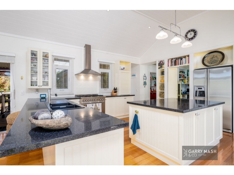 19 Firbank Drive, Waldara VIC 3678