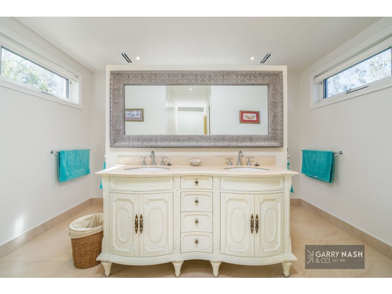 19 Firbank Drive, Waldara VIC 3678