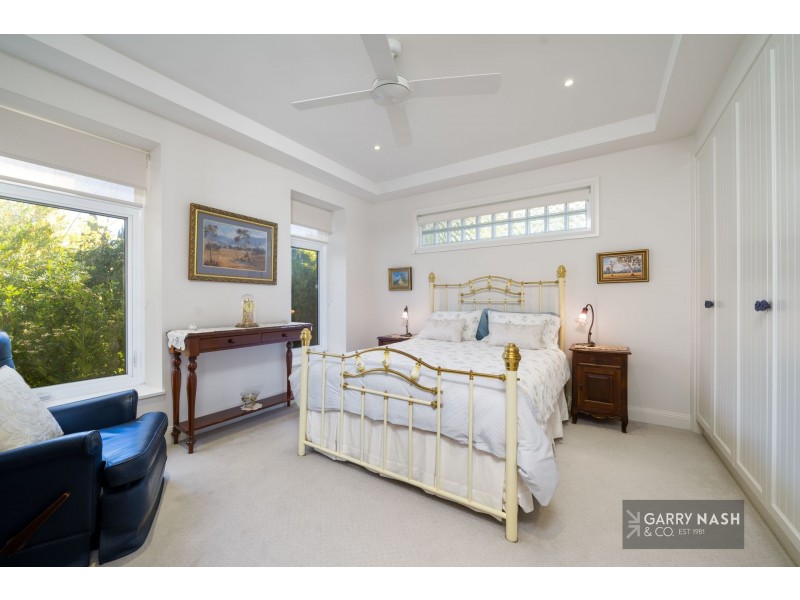 19 Firbank Drive, Waldara VIC 3678